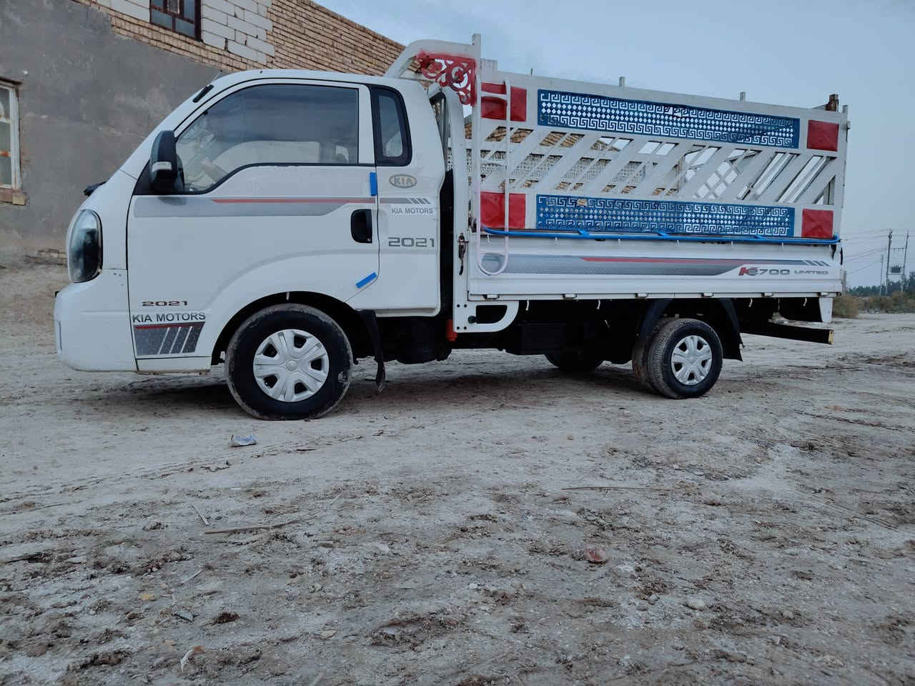 يا الله سلام عليكم سيارة للبيع كيه بنكو حمل موديل 2018
سيارة فول مواصفات جاهزة على اخر حبايه مال جناي 
مكفول كفاله عامه على البلاد شرط فحص والسونار 
مكفوله من الضربة والتبديل والخياس والفتح والصبق بلاد 
رقم ميسان تحويل مباشر سنويه مجدده لل 2028 مشروع وطني 
حداديه جديده تخم تايرات جدد كهربائية شقاله تبريد تدفئه
العنوان الناصرية اكثر ستفسار تصل 
***********
***********
