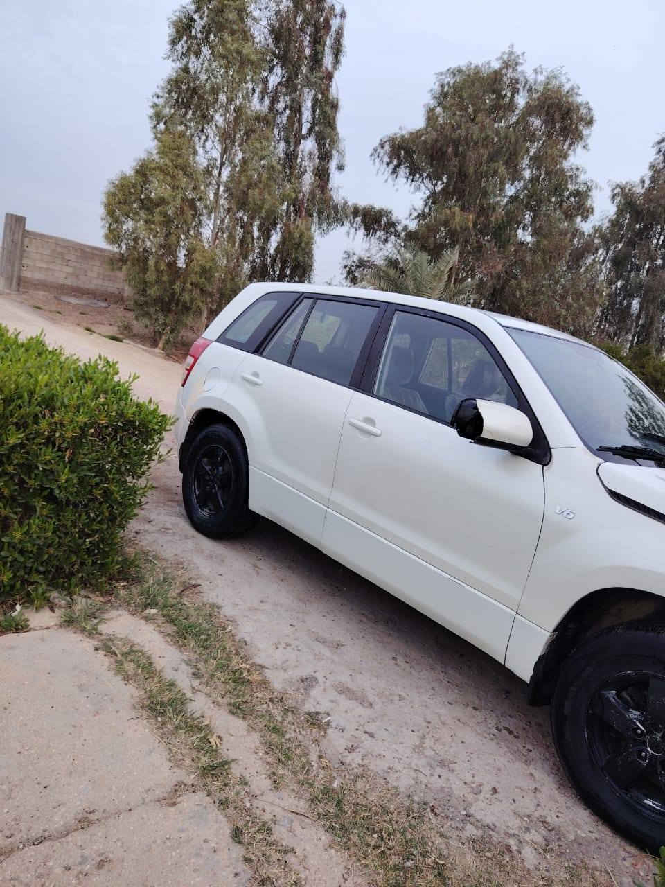 السلام عليكم
سازوكي فيتارا 2008 
محرك V6 2700 
كير ممتاز 
ضفيرة مملعوب بيها 
تبريد ثلج 
تدفئة ع البلادي 
السيارة حلوه وكاعده نواقصها قليلة جدآ
رقم بغداد جديد قبل شهر كلمته 
تخم تاير +باتر جديد السيارة بدون اي مشاكل 
مكان السيارة بغداد للتواصل ***********
سعر السيارة اتصل ونحجي بي
