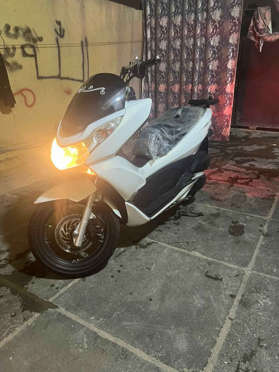 السلام عليكم دراجه بي سي اكس جيل الاول للبيع منطقت الشعله السعر 12$ بيهه مجال حق الجيه رقم ***********
