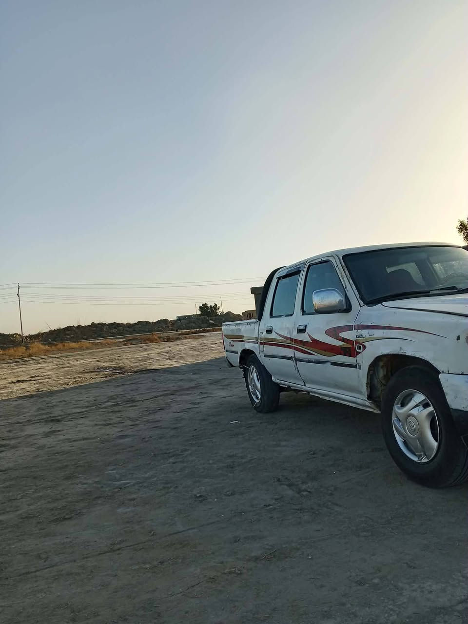 سلام عليكم سياره البيع دير موديل 2006 سياره جاهزه شاصي و كير ومحرك مكفولات والكشر  شوف العين رقم ***********  رقم سياره واسط المكان سماوه سعر 23 وبيه مجال ✅
