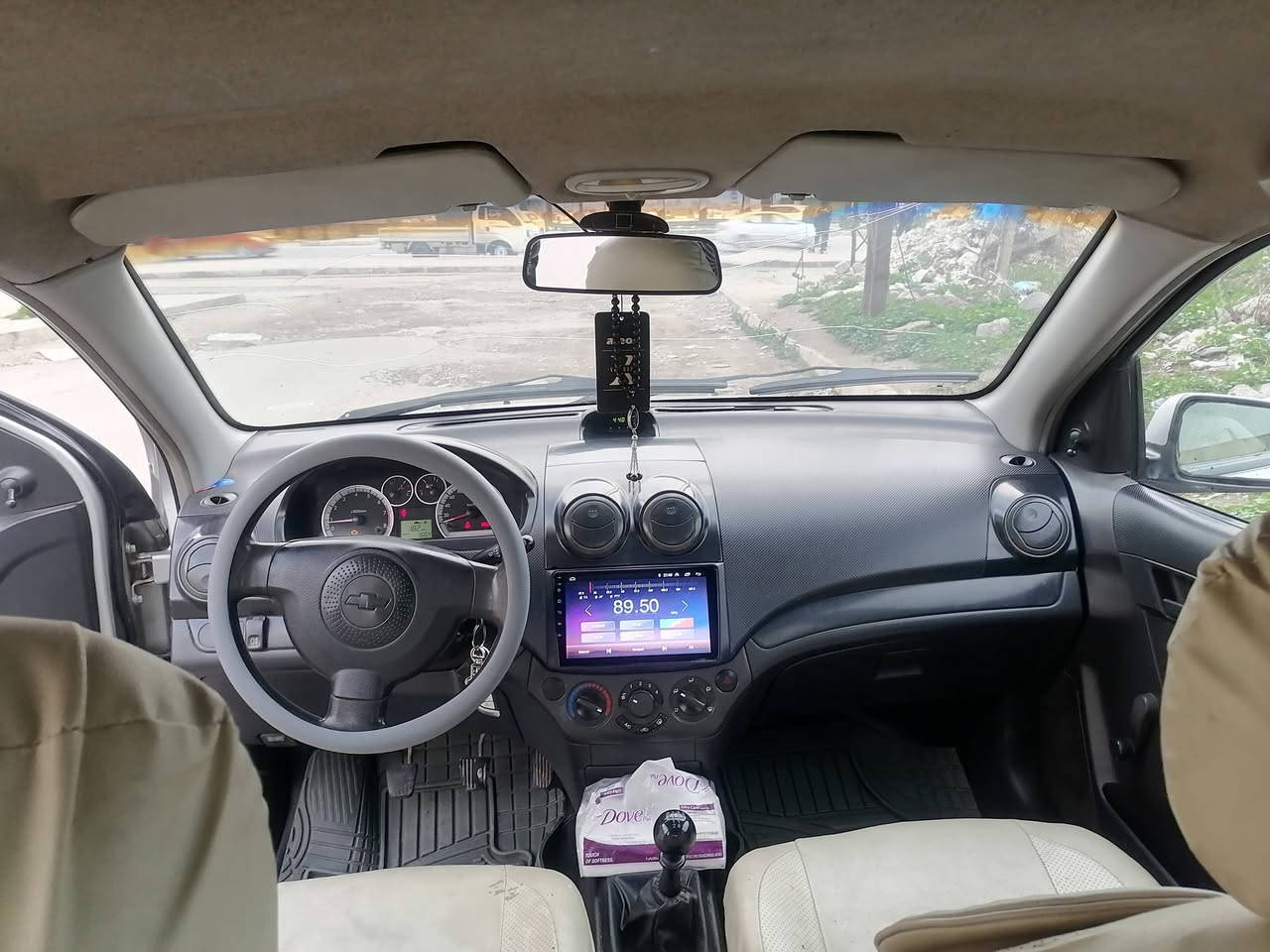 السلام عليكم عندي افيو ٢٠٠٧ رقم نينوئ خصوصي لون سلفر قطعتين صبغ سياره مال بيت سنويه ٢٠٢٧ تصقط مكان حي الوحده تحويل من شرعي رقم *********** السعر ٦٥ وبيها مجال تعال وادلل
