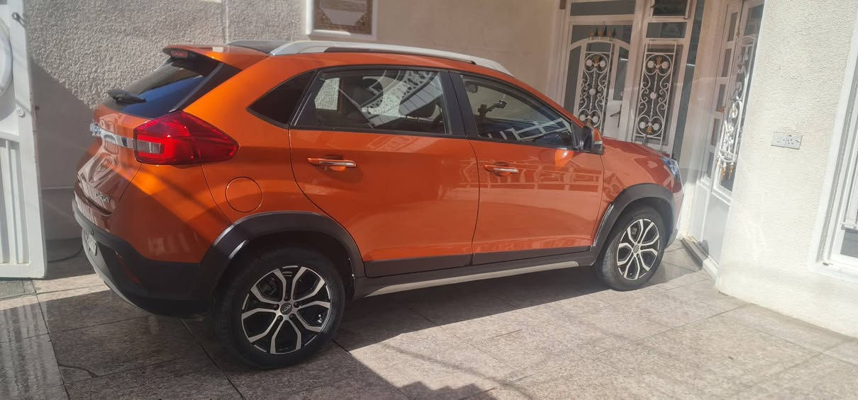 السلام عليكم لبيع تيكو 2 موديل ١٨  بغداد رقم جديد بسمي  ماشيه ٤٢ مكفوله كير ومحرك وتبريد خير من الله وكشر لا بي ضربه ولا صبغ بي رصعه صغيره كلش حافه باب فوك تريشه مواصفتها  شاشه ١٦ انج كاربلي  تحكمات استيرت  كامره  لد نهاري  بك لايت LD  اشاير بل مري  كشنات جلد مطعم نفس لو سياره  5 ويل كب  جام ومري كهربأي  وبعد مواصفات سعرها ٩٠ وبيها مجال بسيط كلش لتواصل عل خاص او رقم ***********  مكانها حي اعلام
