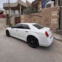 وارد كندي • كفالة مكينة • داخلية بيض