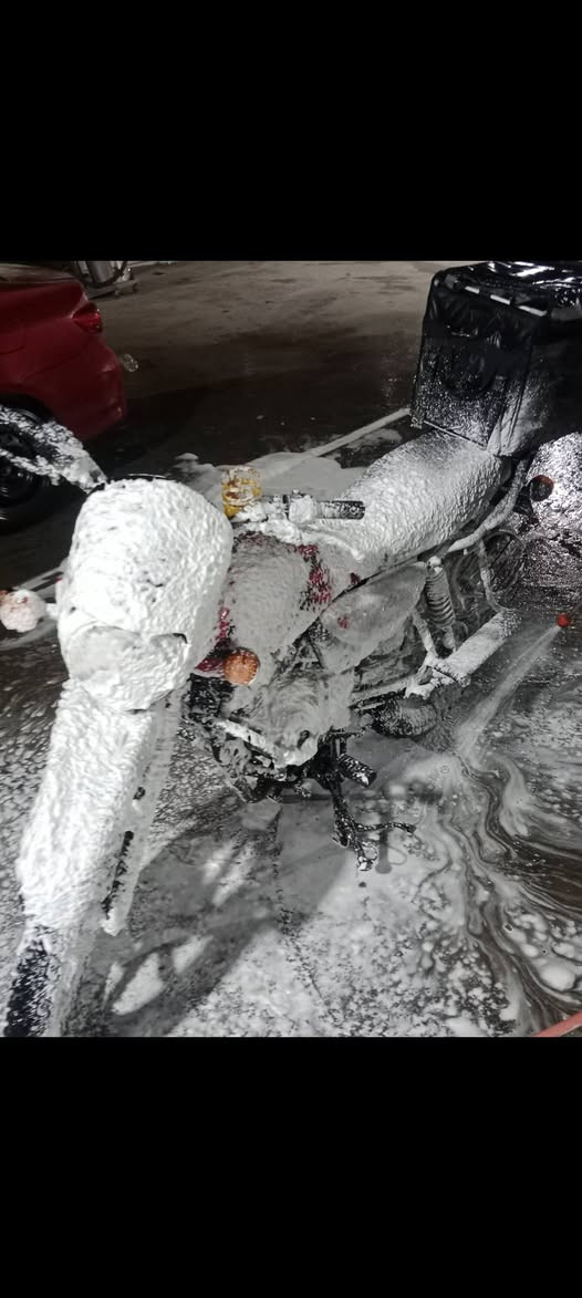 سلام عليكم بوكسر للبيع مرقمه باقيه عل البصمه واستلم لوحات وسنويه بسمي موديل 22نازله بل 23الدراجه نضيفه عل وضع الشركه برغي ممفتوح بيها مكينه ما مفتوحه السعر مليونين و150وبيها مجال قليلل
***********
