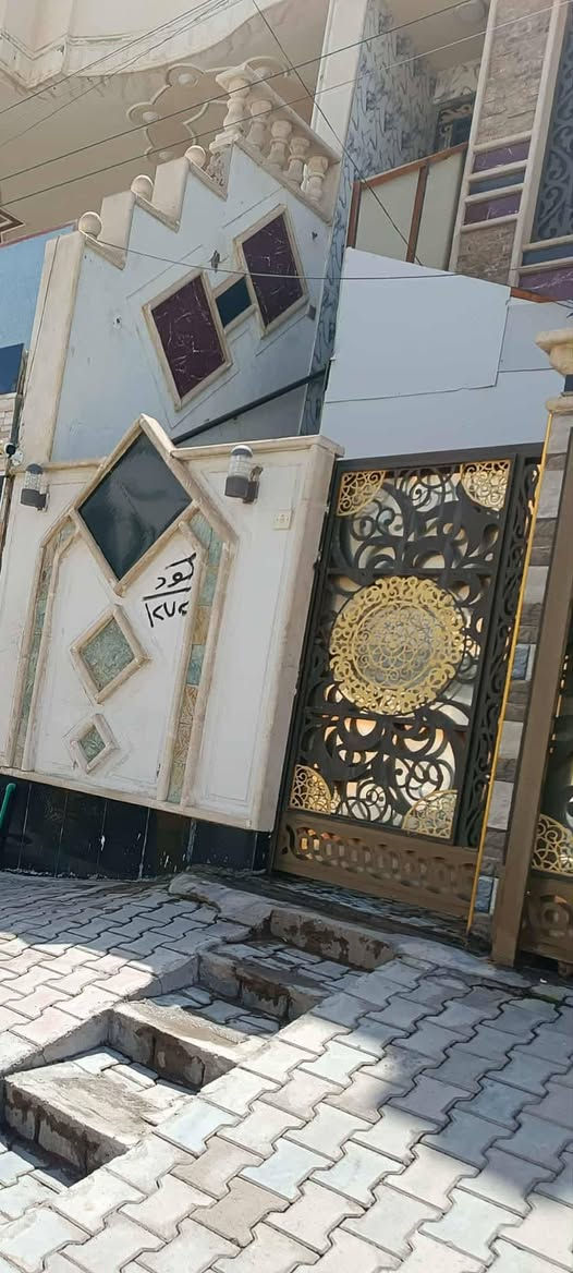 سلام عليكم مشتمل للاجار طابق ثاني مساحته 125يتكون من استقبال وصاله ومطبخ وغرفتين ومجمع صحيات عنوان رمادي تاميم دواجن خلف مطعم سيوفي للاستفسار اكثر الاتصال عل صاحب عقار ***********
