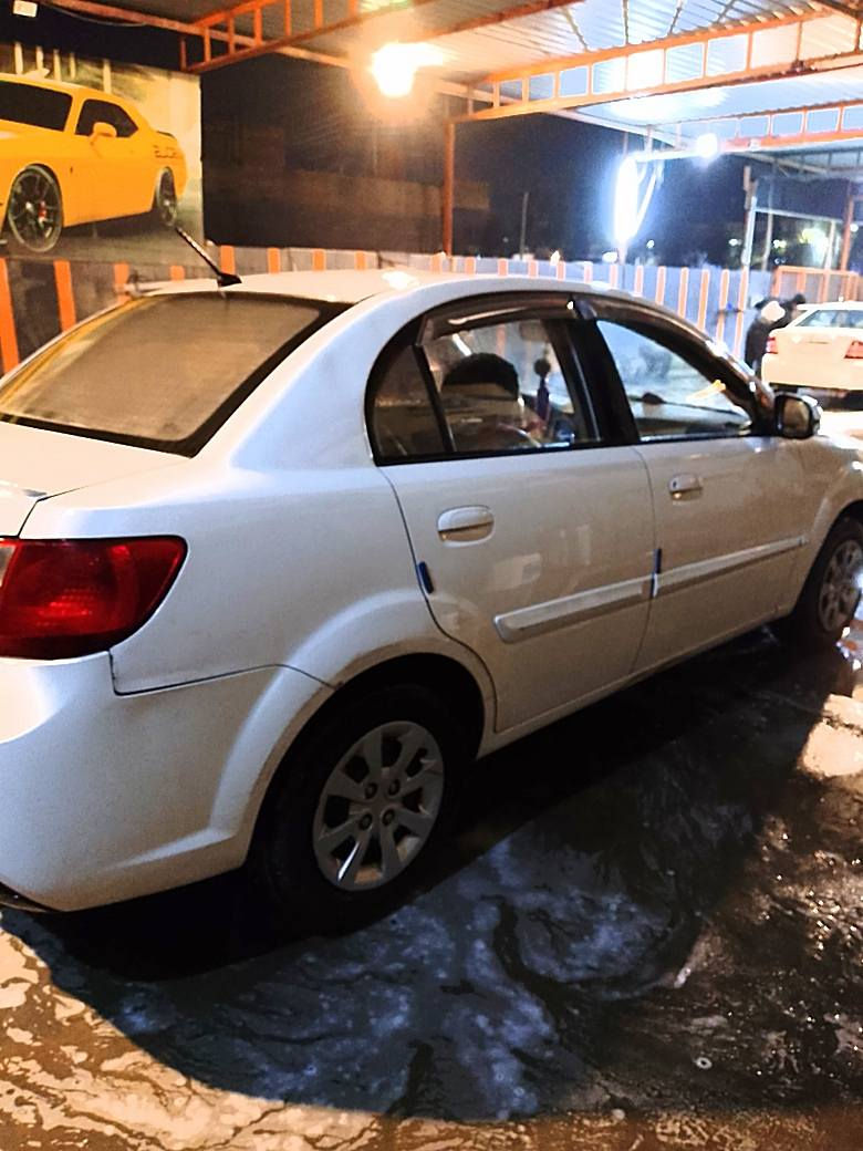 كيا ريو كوري 2012
محرك 16 سيارة جاهزة من كير ومحرك وصدر 
بيها ربع الباب والجاملغ مال نفر ورا السائق
سنويه باسمي الى نهايه 2026
السعر 90 وبيها مجال قليل
للاستفسار ***********
