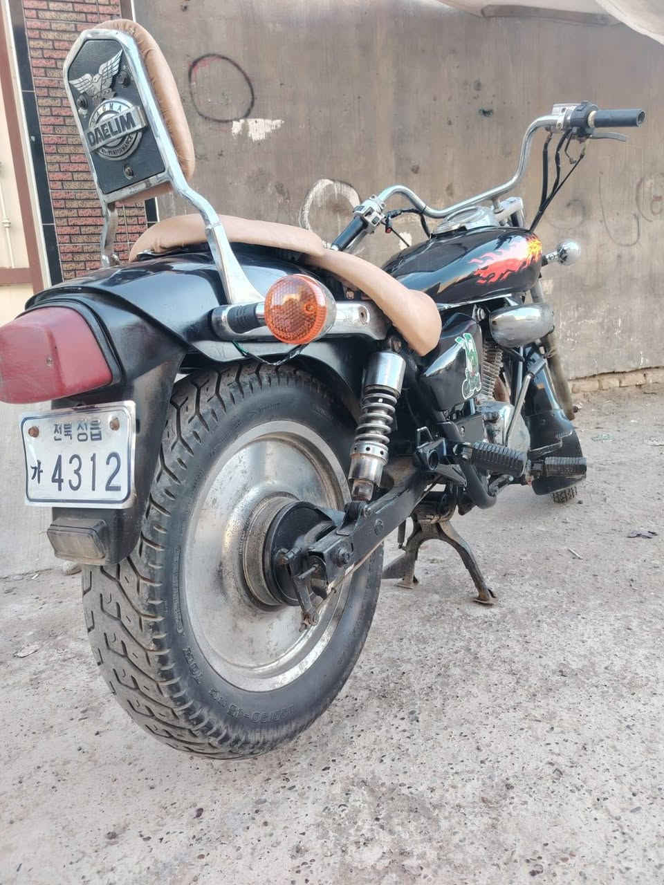 دراجة دايلم تمساح للبيع او المراوس دراجة حلوة وجاهزة ومجفته جديد
كهربائياتها كلها شغاله 
السعر 550 وبيها مجال
للأستفسار ***********
