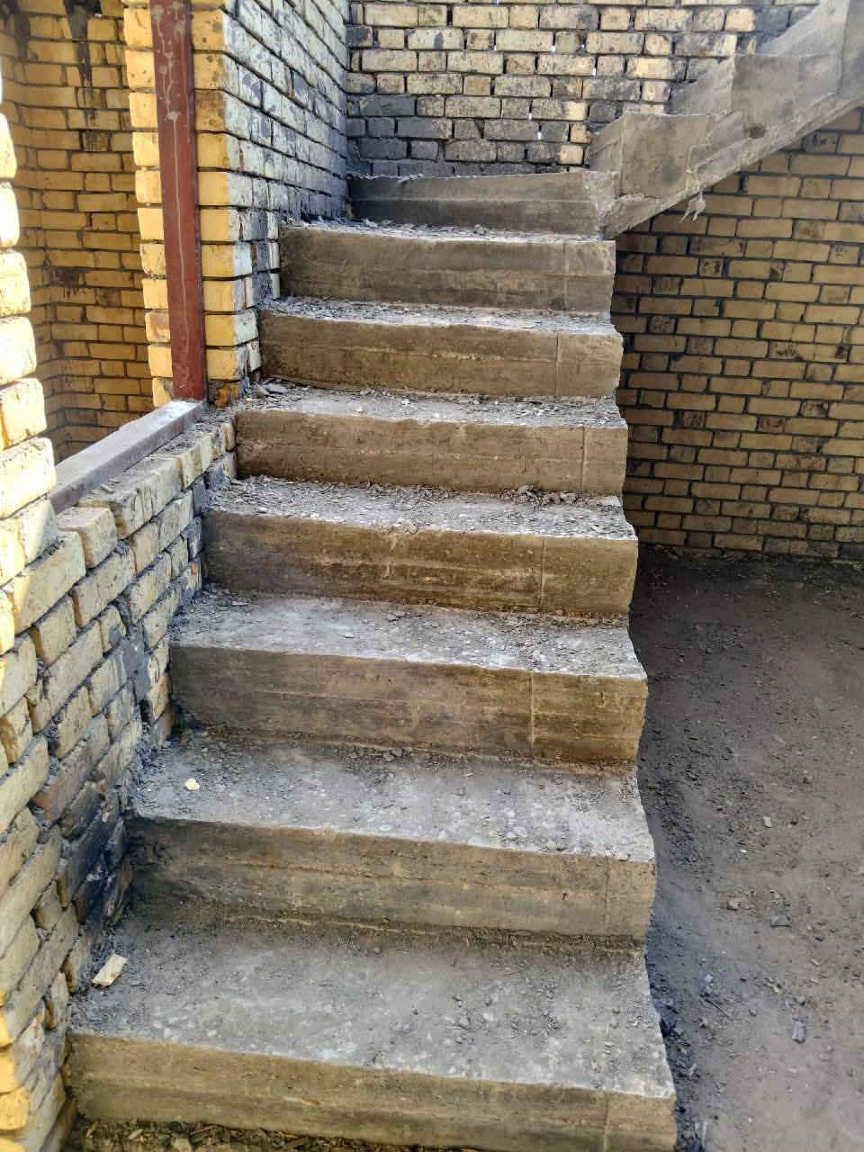 هيكل طابو صرف للبيع خلفي مكانه كلش حلو ومناسب العنوان الفداء شارع المدارس خلف شارع  ٦٠ مباشر سكن متكامل بناء درجه اوله صب كونكريت مسلح السعر 50 ،،،،،،، وبيك خير وتدلل ***********
