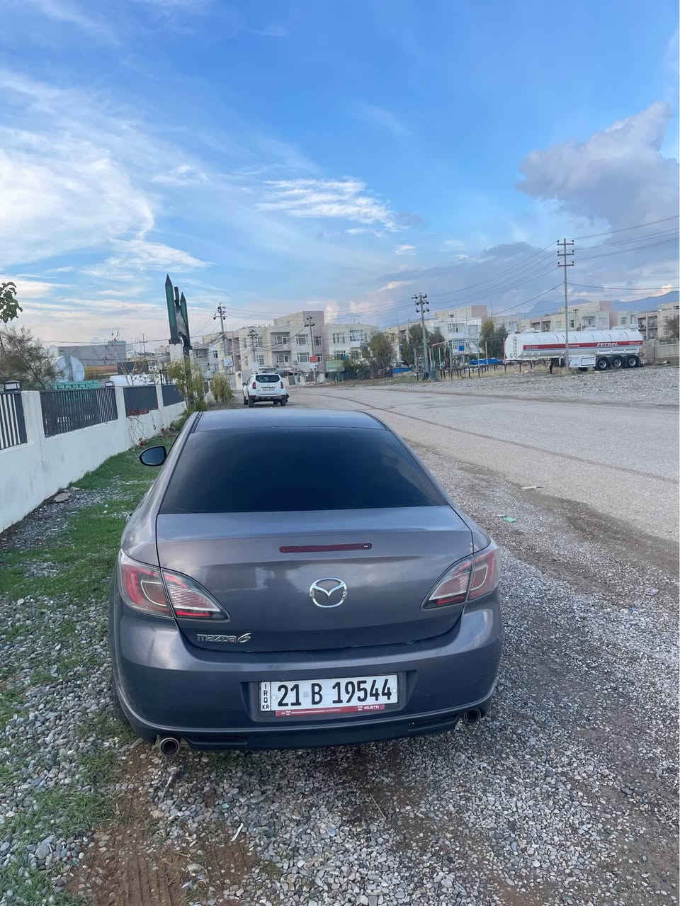 بەناوی خوا مازدای 2009/6/مەکینە20 بۆ فرۆشتن بە شەرتی گێرو مەکینە سەیارەیەکی تابلی پاکو بئ کئشیە زۆر ئخدی سادیە 5 پارچەئ بۆیاخە بئ ناو گرتن ناونیشان سلیمانی نرخی $80 گەلاو مەعامەلە *********** السليمانية, العراق
