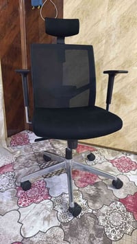 كرسي فول موصفاتنضيف اي عيب مابي سعره 80 وبي مجال بسيط ٠٧٧٣٠١٤٤٧٨٨