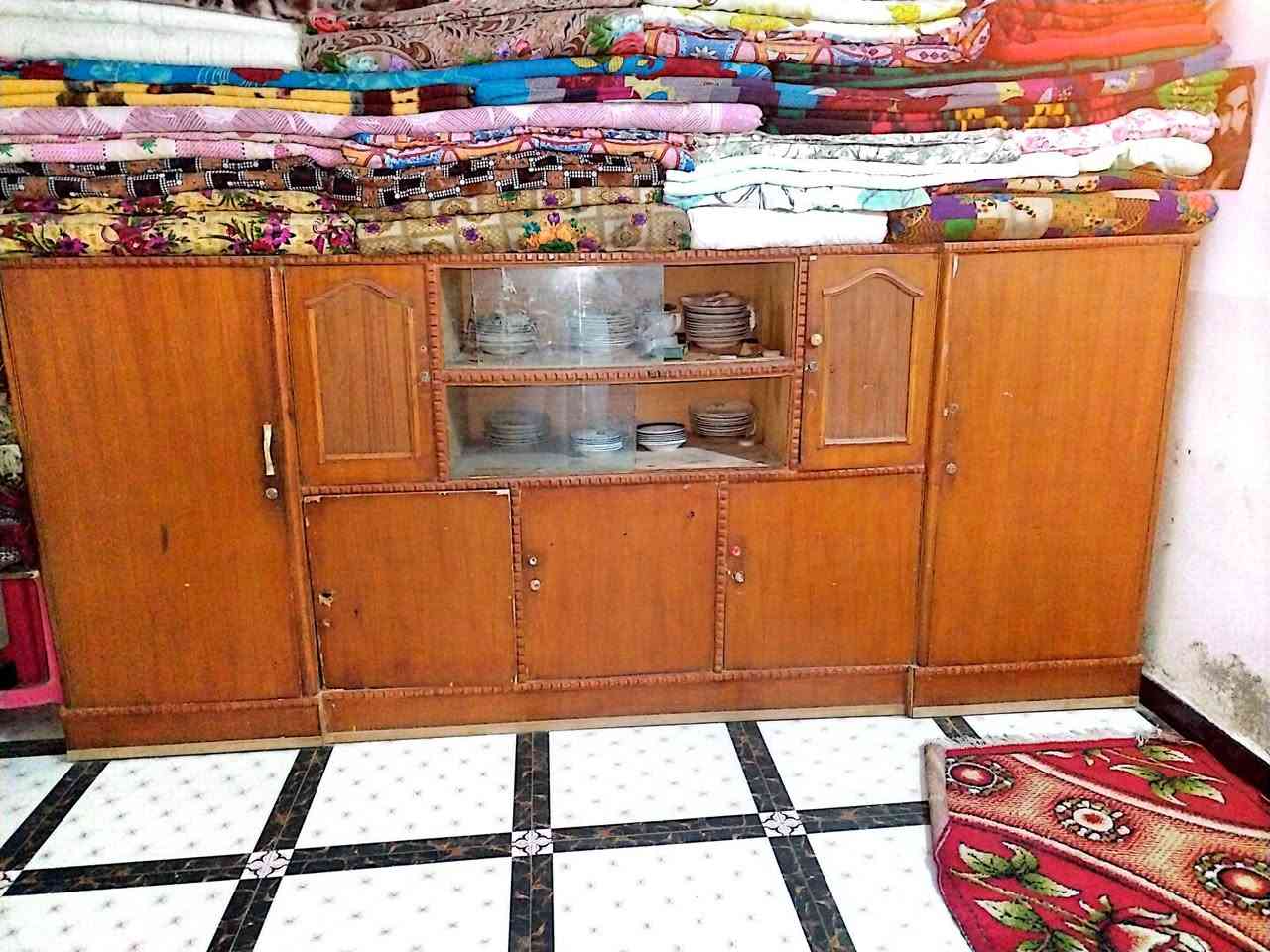 بوفيه تسكام 3متر + وثانيه 2 متر
السعر 170الف 
***********
