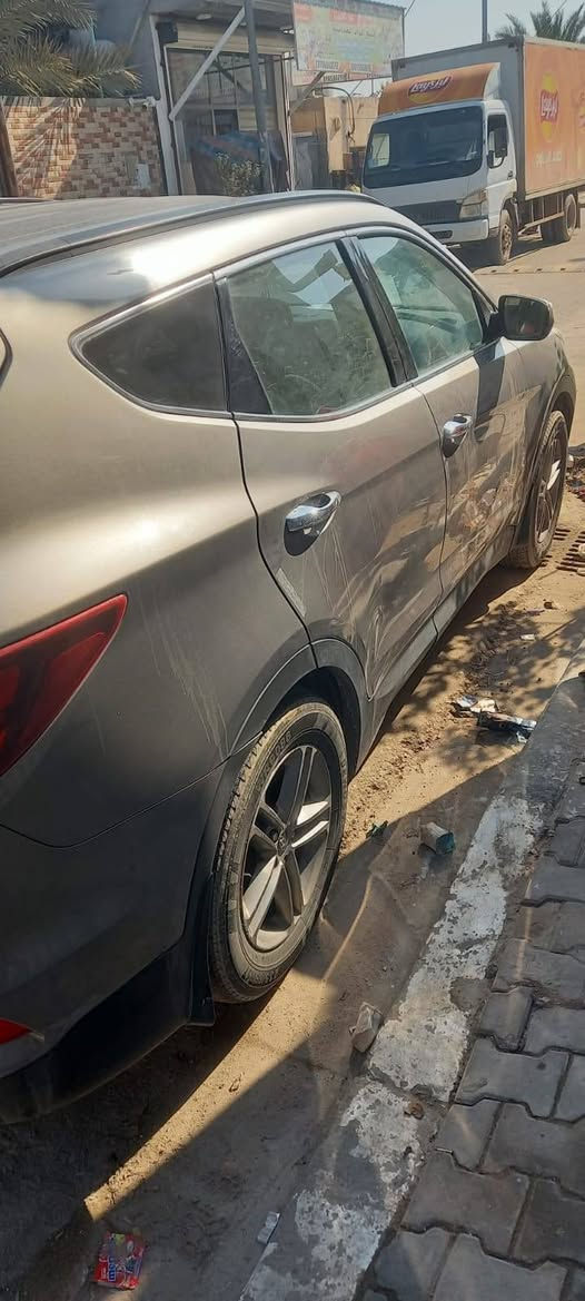 سياره هونداي سنتافي وارد أمريكي 2017 فول مواصفات ما عده الفتحة المكينة مفتوحة رقم بصرة معوقين السعر 125 وبيه مجال للشراي للاستفسار *********** والاتصال على رقم الهاتف فقط
ملاحظة:  انا مكلف بنشر
