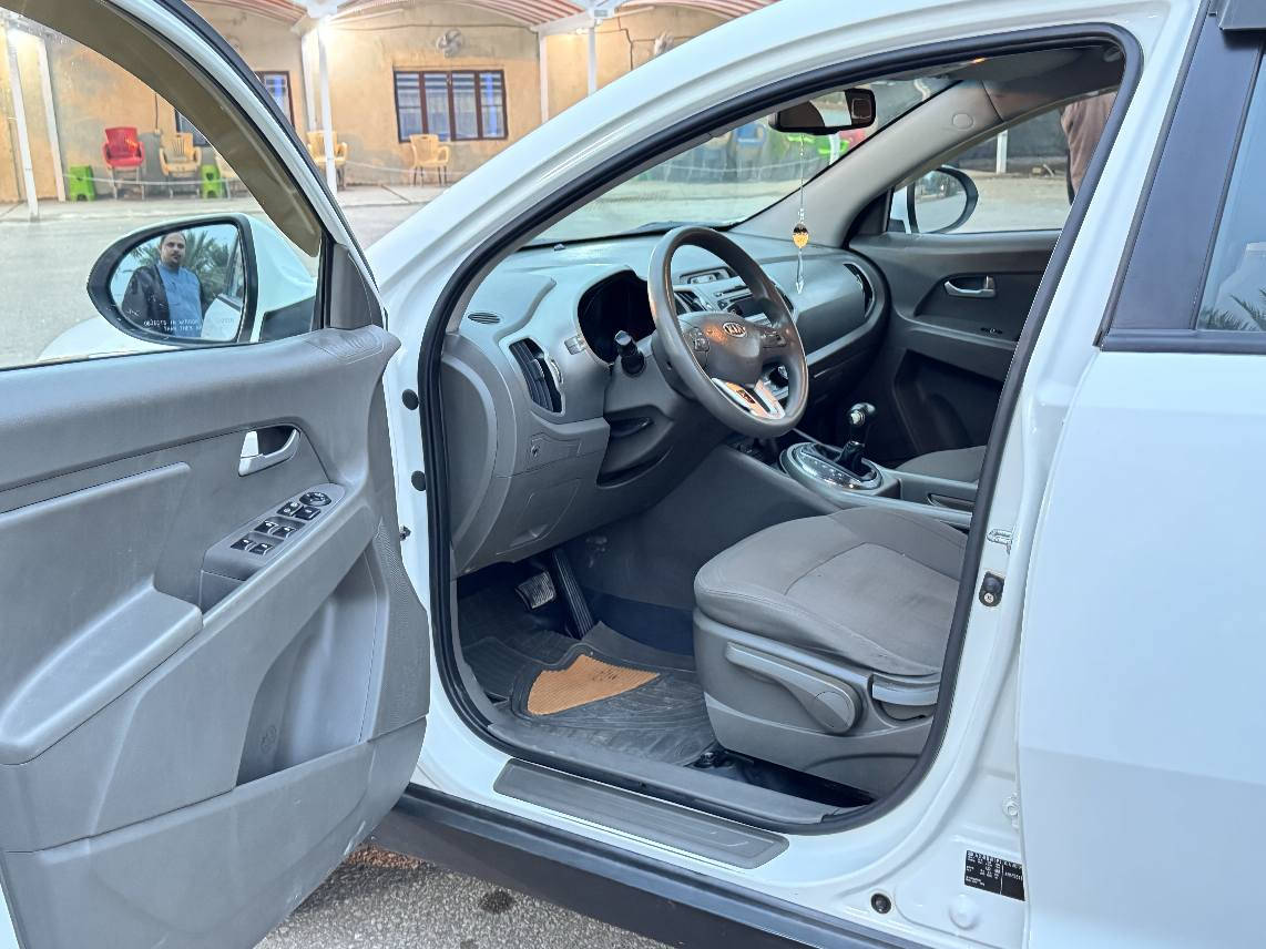 السلام عليكم

كيا سبورتج 2012
اربيل بأسم شخص وكاله وتحويل مكفوله من الصبغ والضربه مكينه وگير جدد تبريد تدفئة شغال تحكم صوبين كاميرا وحساسات 5 ويل كب تخم تاير 

السعر 135$

ترهم مراوس 

موبايل/ ***********
