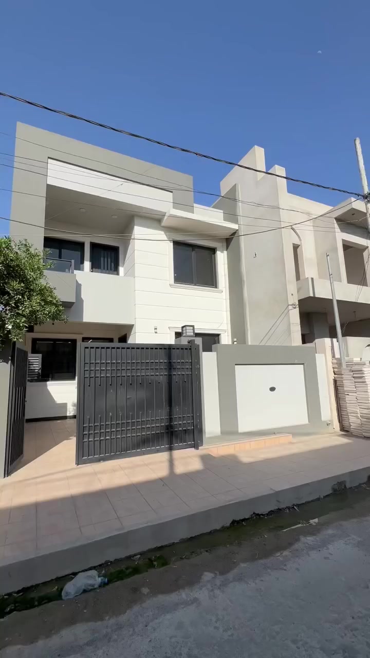 بيت للبيع في حي الاندلس 192م  طابقين خمس غرف نوم من مطابخ حار وبارد مع كراج حديقة للاستفسار
‭ ‭0777 009 8406‬ 📍0777 832 4617‬ 📍 ‭
