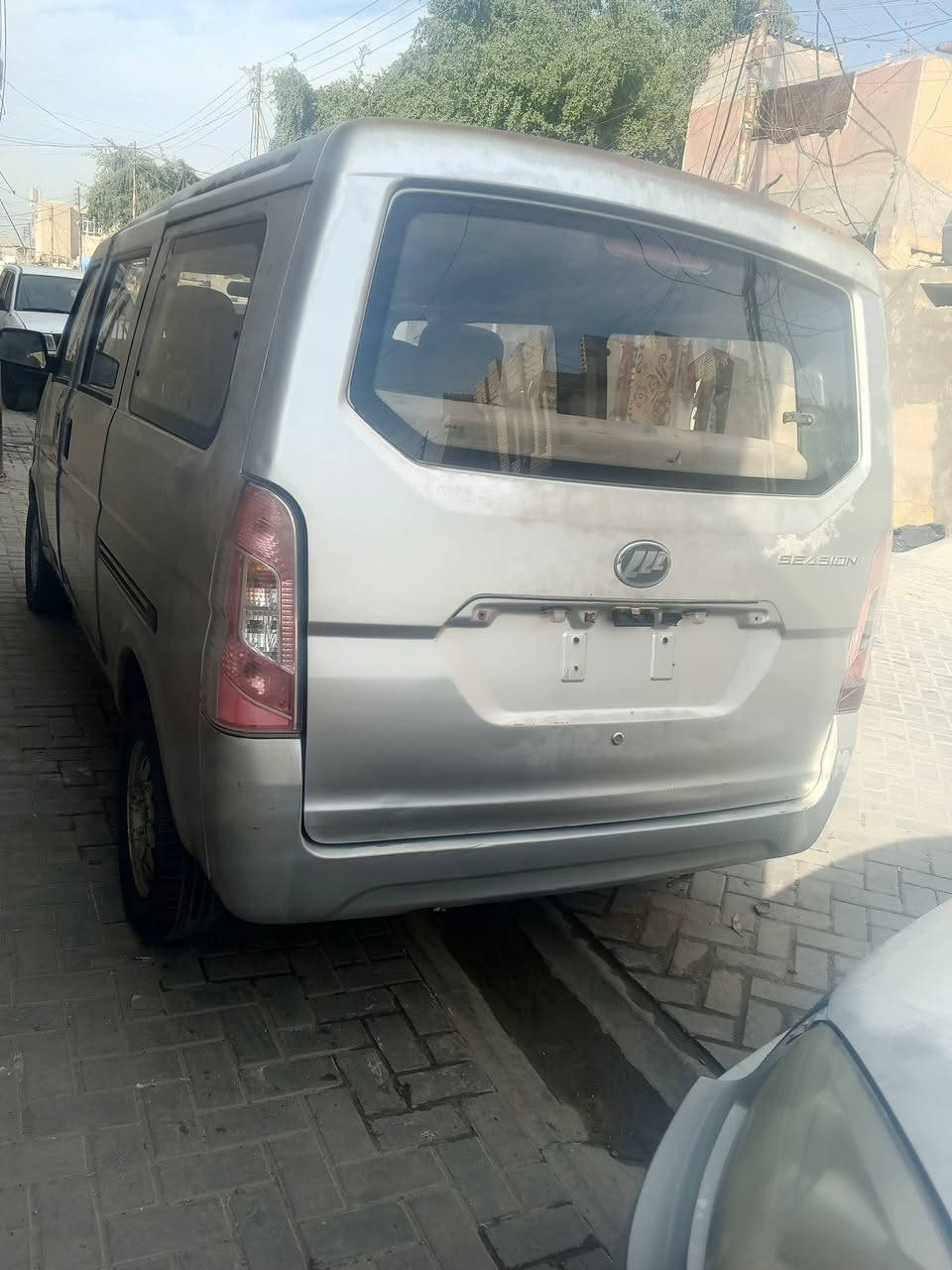 سلام عليكم كيه ليفان موديل 2013 مآل مزاد وزارة الداخلية تترقم سياره كفاله من الصبغ والضربه كير مكينه بلادي سياره كامله من كلشي مابيها نقص ***********
