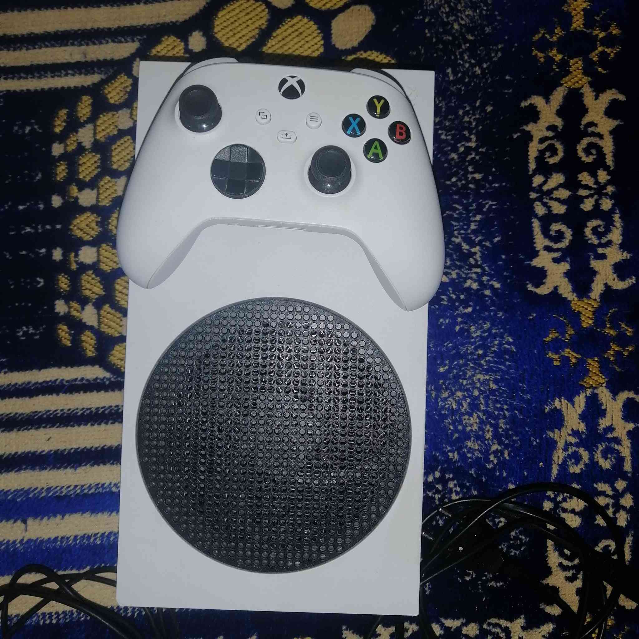 سلام عليكم
جهاز اكس بوكس سريس s نظيف جدا نظافه 90% 
سعر 300  وبيه مجال 
مكان ناصريه
***********
