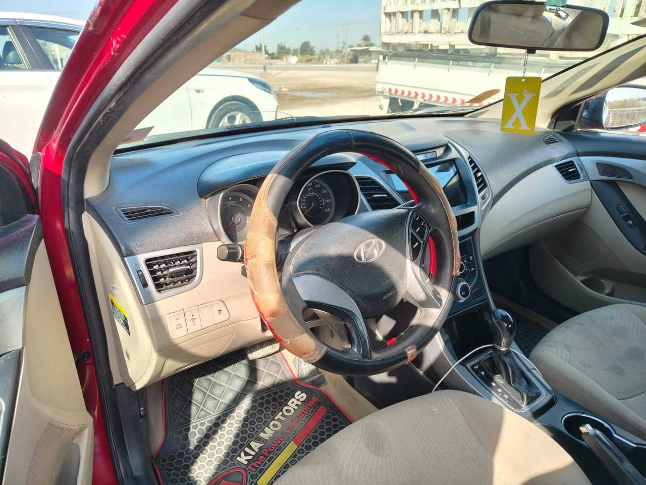 للبيع هيونداي  الانتره  2016 أمريكي مكفوله ضرره دعاميه فقط بامريكا والكشر بيه خدوش بسيطه لون مميز! رقم ذي قار باسمي تحويل ثاني يوم السياره جاهزه تخم تاير جديد المكان السماوة الرميثة  السعر 112 بيه مجال بسيط علمن سيارات بيه سونر موجود ***********
