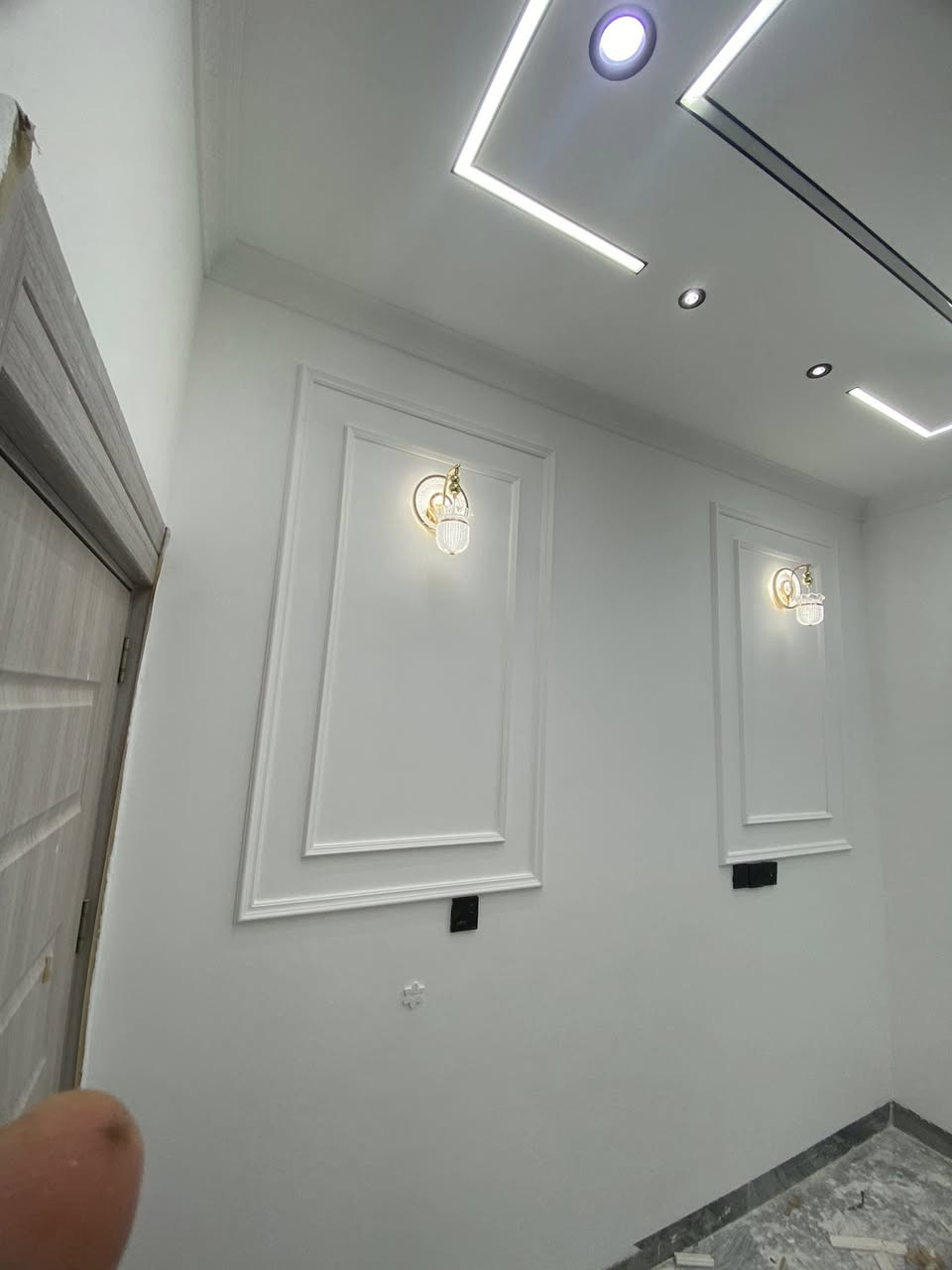 مكتب ديكورات صالح نقاش كركوك حي العسكري قرب ساحه بلوك ديكورات سقوف صبغ داخلي وخارجي ***********واتساب تصميم تنفيذ تكتك صالح نقاش
