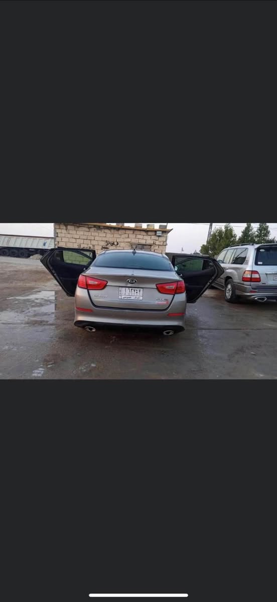 كيا اوبتما 2015   SX   امريكي فول مواصفات عدا الفتحه داخله بدون ضربه سرقة . بيها جاملغ هنا بالعراق البقيه كفاله عامه ليبل واحد 
بصمة (بصمة تشغيل +بصمة ابواب)
تحكم ستيرن جهتين .اشاير مري 
مود قيادة سبورت +عادي+اقتصادي
تبريد قطعتين 
كرسي كهربائي 
شفتات ستيرن 
كاميرة خلفيه دوارة
شاشة  (auto android)
مكينة 2000  Turbo 
كشنات جلد .
مكانها الناصرية 
السعر 115 وبيها مجال
*********** ناصرية, ذي قار
