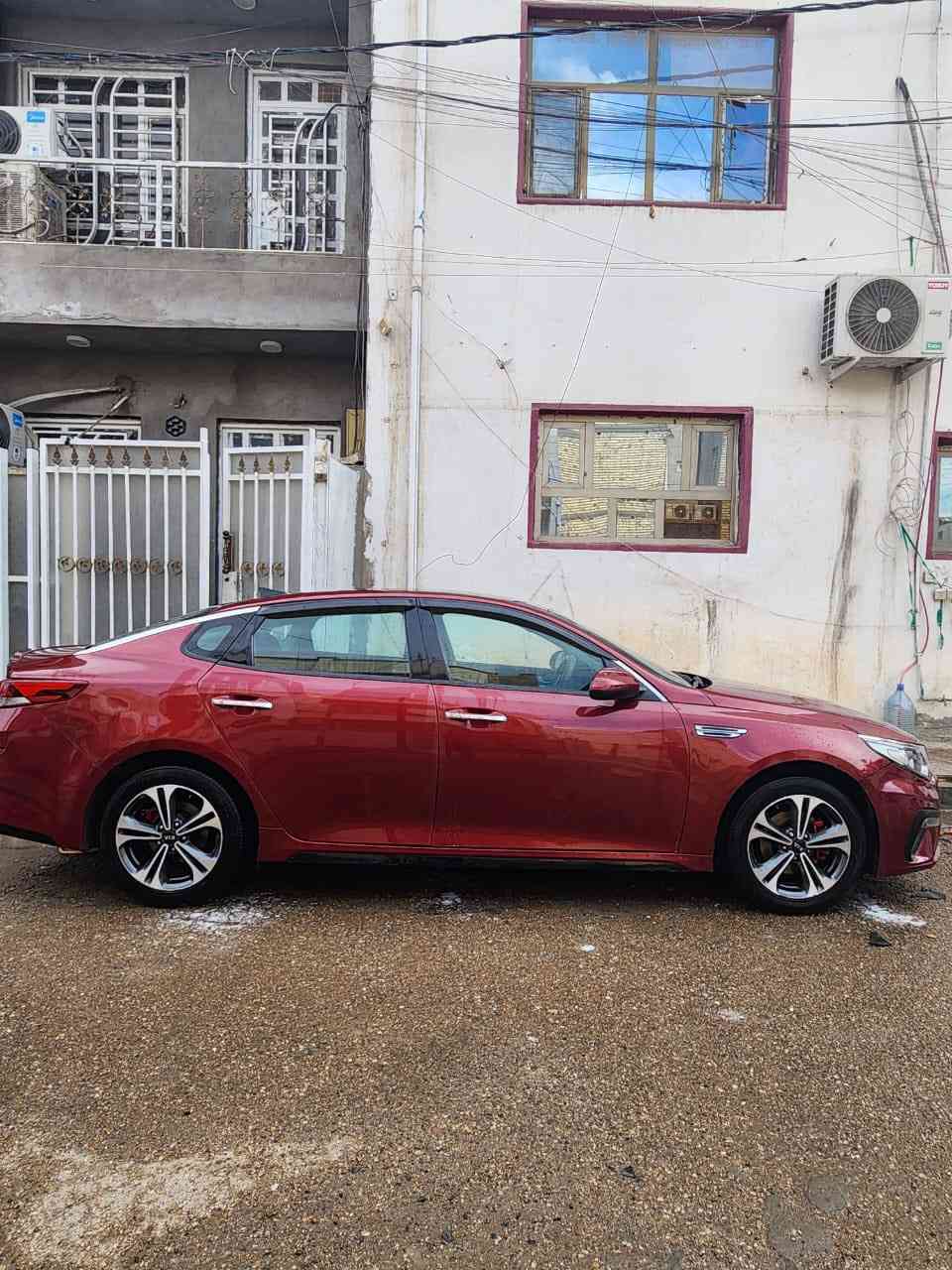 كيا اوبتما وارد امريكي 2019✅
مواصفات (s) السيارة حرة بأسمي ماشية 116

مواصفات : ال S معروفه ابيع السياره مصبوغه عام 

السعر١20$ المجال 

مكان بغداد حي جهاد 

تلفون ***********
