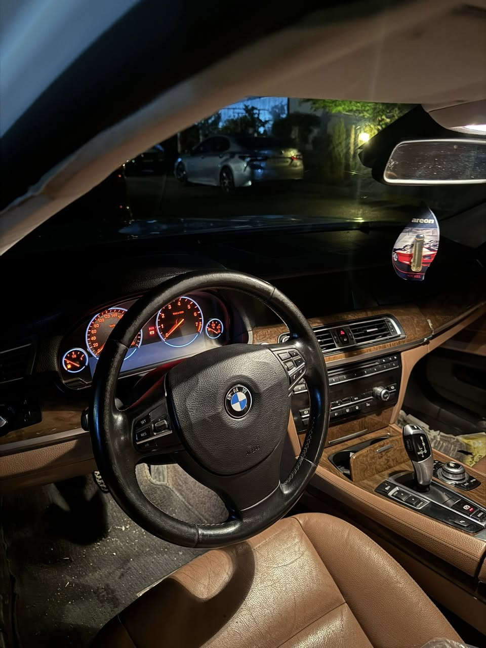 Bmw 740 Li 2011 V6
بۆ فرۆشتن 
ساغ ساغ
فول فول 
سەیارەکە لارجە 
پێش و پشت حاسە 
٥ پەردە 
٤ ویلی multi-spoke alloy light 
٤ تایەی تازە 
سلاید گەورە 
شاشە گەورە
کوشن سارد و گەرم 
سەیارەکە مواسەفاتی زۆرە 
پشت و پێش کاپسە 
٤ پارچەی بۆیاخ لەسەر ساخی 
دەعم و چاڵ و چۆڵی نیە


**إذا كنت صاحب هذا الإعلان وتريد حذفه لأي سبب، رجاءا أرسل رسالة إلى الدعم الفني**