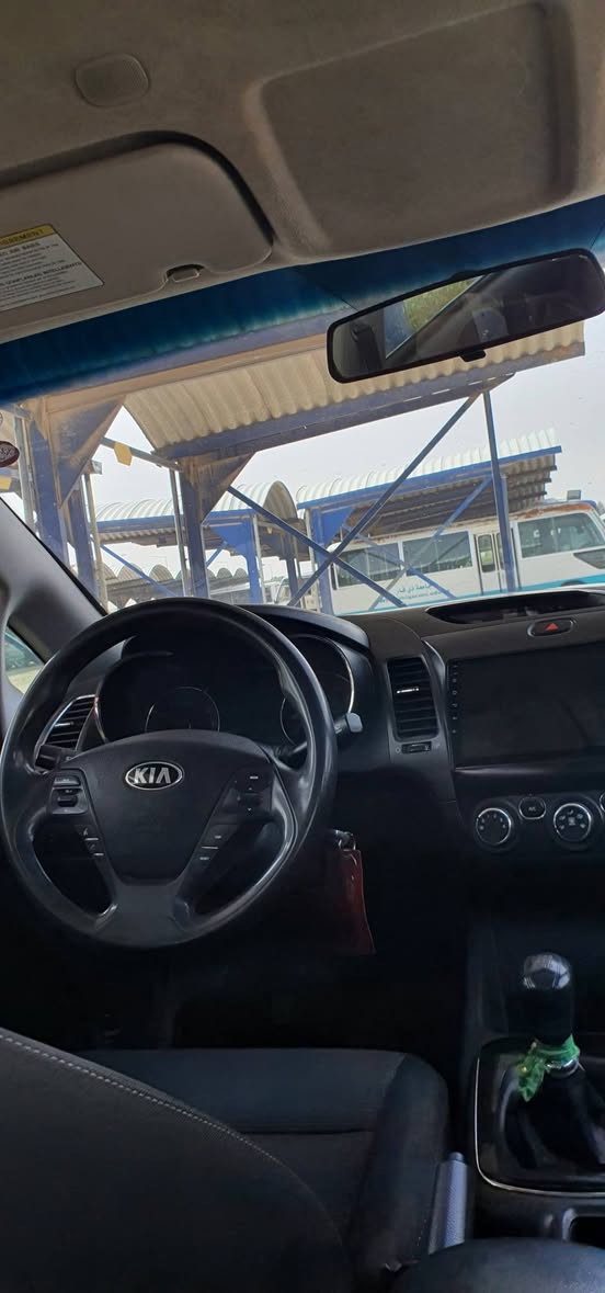 السلام عليكم
كيا فورتي ٢٠١٧ 
محرك ٢٠٠٠ دوش 
(كير عادي كير عادي )
تخم تاير 
تبريد العام شاد منضومه كامله
حداديه ٨٠%
رقم اربيل بأسمي 
السعر / 100 وبيها مجال
للإستفسار 
*********** واتساب وتصال
