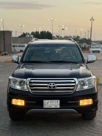 لاندكروز ٢٠١١ سيارة اصل ستينية لون اسود فول كفاله عامة من الحادث والصب...