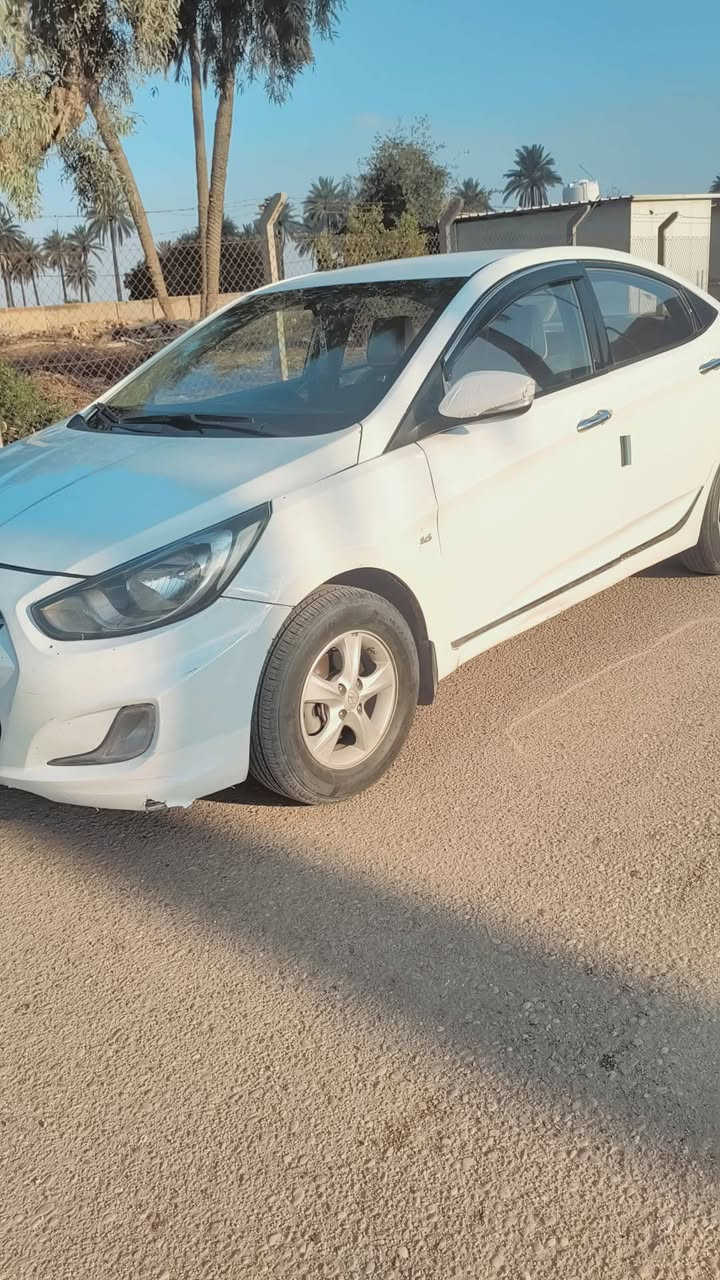 السلام عليكم 
اكسنت خليجي موديل 13 
السياره بأسمي رقم بغداد دولي الجديد 
تدفئه تبريد كله شغال 
تحكمات ستيرين 
اشاره بالمري
كاميرا خلفيه 
شاشه 
السياره خير من الله 
ترهم بيع وترهم مراوس مكاني بغداد سلمان باك 
***********
