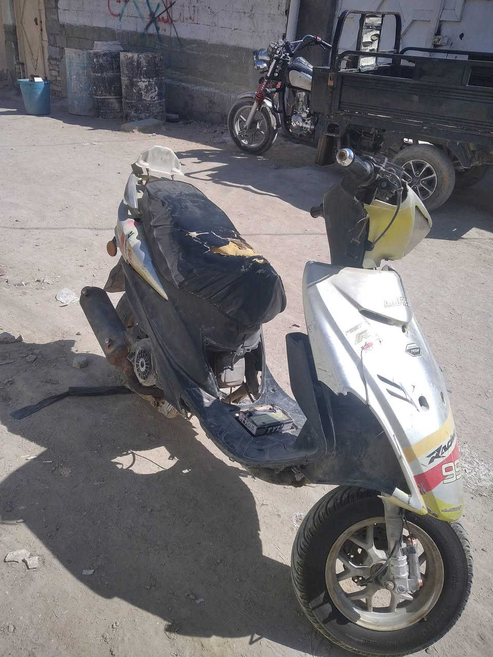 دراجه للبيع ومناسبه تروح وترد بيها تفيد جانت متروكه عوزها بس كفر نكر سلف شغل وطلع سعرها 100 مناسبه اليريدها يدلل هاذا الرقم ***********
