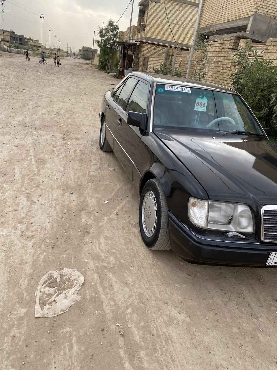 سلام عليكم مارسدس دب للبيع موديل ٩١محور بطه سياره جاهزه حداديه تخم تاير جديد مصبوغه جماليه رقم بغداد دولي بسمي سنويه جديده مكان السياره بغداد حي البتول السعر ٧٠وبيها مجال للاستفسار ***********
