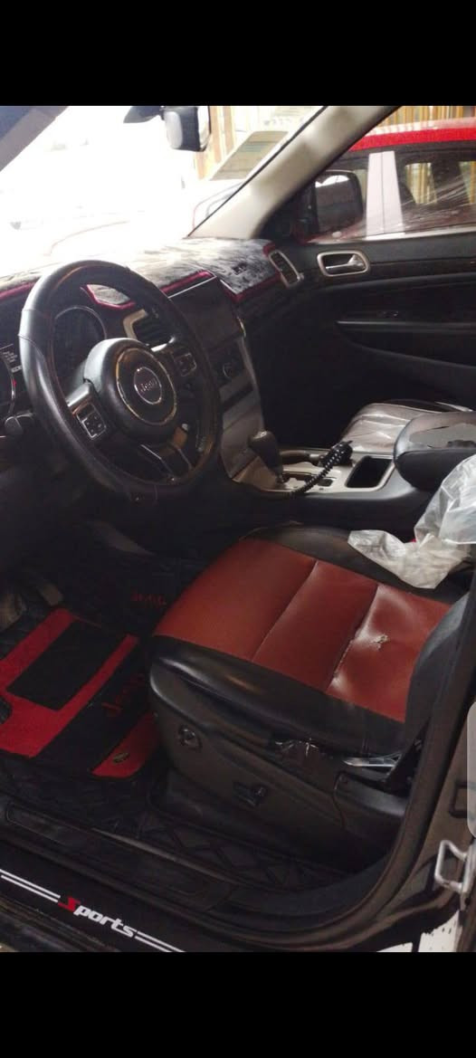 سلام عليكم جيب لاريدو جاهزه من كلشي مكينه 3600 موديل 2012 سياره جديده بيه كلث قطع صبغ  سعر 137 الرقم ***********
