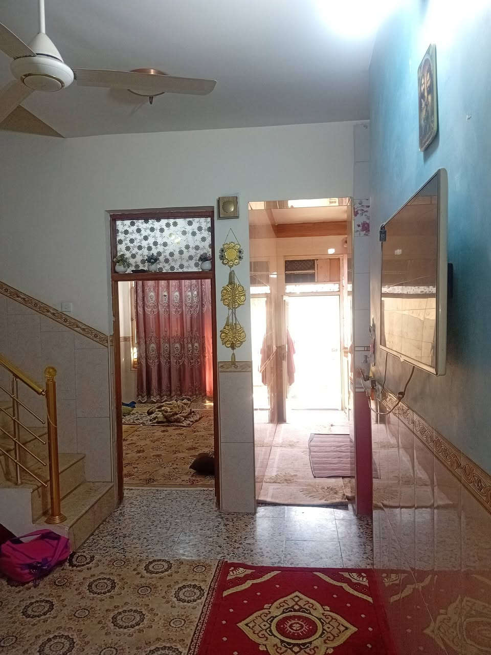 السلام عليكم بيع مستعجل لسبب ظرف بيت بلوليد زراعي ١١٠ م جبهه ٦ نزال ١٨ بيت حلو مرتب استقبال مطبخ صاله خدمات غرفتين كبار العنوان بالظبط الزعفرانية الوليد قريب على مدرسة المروج مقابل الأمن الوطني خدمات كامله السعر ٨٥ وبي مجال ***********
