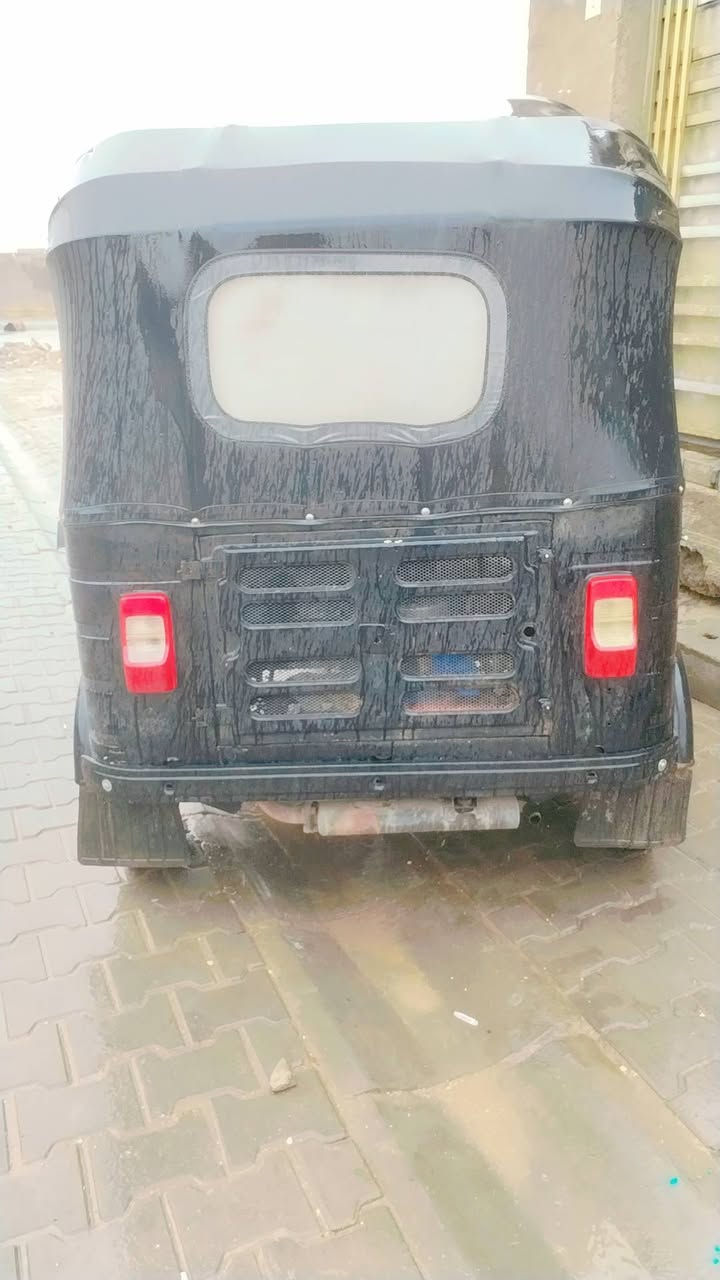 تكتك 18 اوراق تكتك خير من الله
ضفيره امامي خلفي كله جديده
تخم تاير جديد 
تكتك مصبوغه جماليه 
تخم كراسي خلفي امامي جديد
تكتك ما تخسر الف عليه خير من الله 
سعر،،،،،3800 وبيه مجال ،،،،رقم بيه وتساب***********
