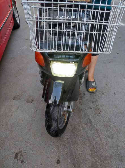 سلام عليكم اخوان دراجه سويج وهندر نكره وكدامكم حتى مقطع فديو خير من الله سعره 350مكان الطوبجي  قرب ساحه عدن لايت زنون ابيض وبريكات امامي وخلفي كيجات كله شغال  وكدامكم رقم ***********
