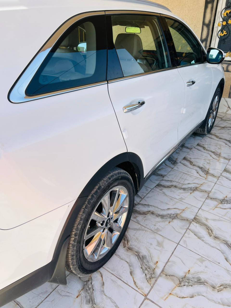 سورنتو ١٧ للبيع. خليجي مكفوله مكاني العلم. وباسمي.  رقم سليمانيه. وهاذه رقمي ***********
