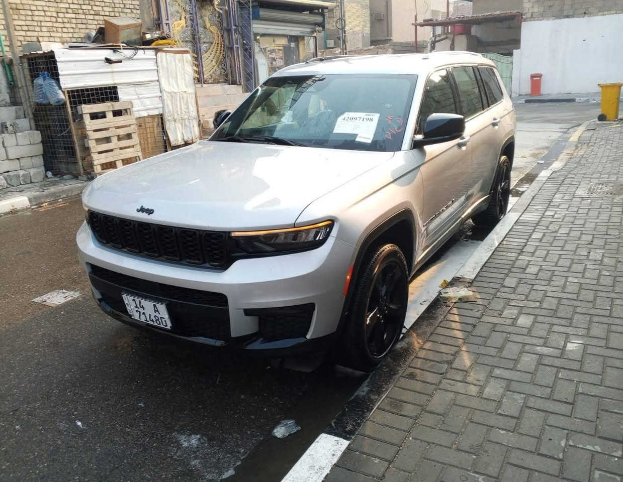 جيب كراند شيروكي 2024
المواصفات ⬇️
ماشية 25,000
محرك 3600
السيارة كفالة عامة
داخلة نسبة غرق — بس ما بيها غرق والصور موجودة
فول مواصفات
كير ومحرك مكفولات كِلّه على البلادي
تم تبديل دهن المحرك
سنوية لغاية 2030
رقم إنكليزي
العنوان
البصرة
🔴السعر علق يوصلك السعر ✅
للتواصل
***********
***********
#جيب_كراند_شيروكي #شيروكي_2024 #جيب #البصرة #حراج_السيارات #بيع_سيارات
