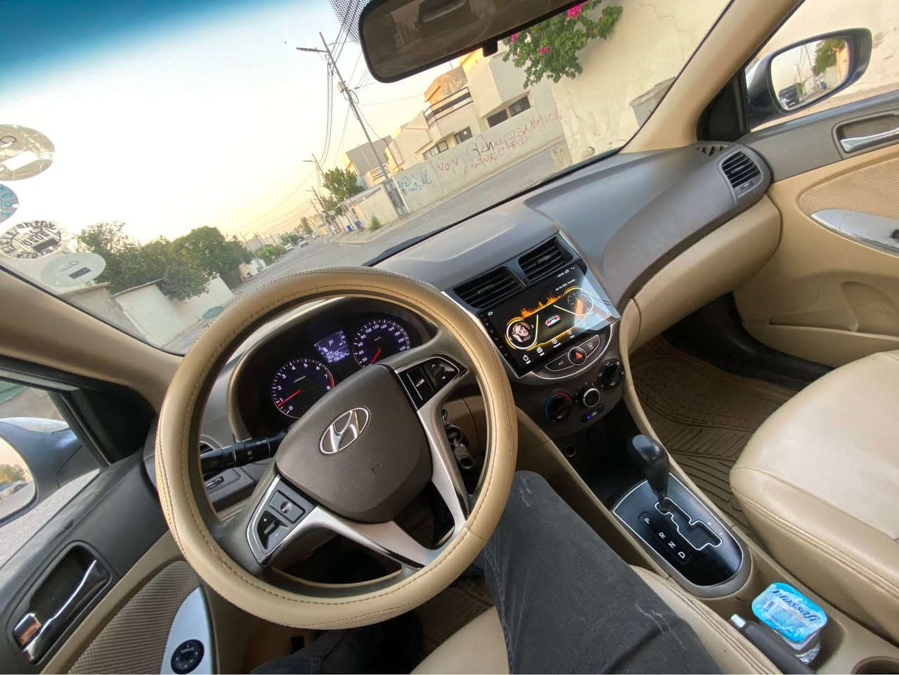 � للبيع Hyundai Accent 2013 خليجي 🚗

للبيع اكسنت موديل 2013 لون أبيض، جير أوتوماتيك، سيارة مرتبة جداً ونظيفة من الداخل والخارج.

✅ ممشى 196 ألف كم
✅ بدون صبغ
✅ شاشة أندرويد
✅ مكيف بارد جداً
✅ محرك وجير بحالة ممتازة
✅ داخلية نظيفة ومحافظة عليها

ملاحظة: يوجد بارد بسيط في الباب الخلفي جهة  عكس السائق، 

💰 السعر: 97 ورقة قابل للتفاوض للجادين فقط.

📍 مكان السيارة اربيل المعاينة على الطبيعة خير دليل.

للتواصل مراسلة خاص أو اتصال. ***********

الله يبارك لصاحب النصيب . أربيل, العراق

