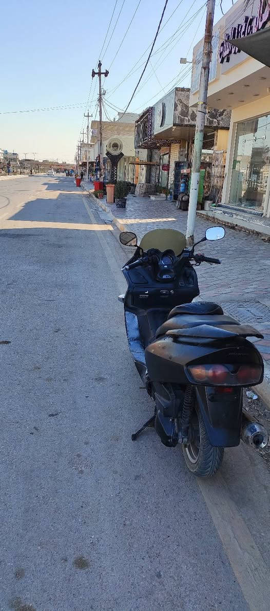 سلام عليكم فورزا صفر٦ مكينه مكفوله وناعمه اوراق بيها
كفراتها حلوات بس وكعت من الاستاند ونكسر لبجم مكان الاشاره السعر ٥٥٠ بيها مجال بسيط مكاني واسط الصويرة 
للاستفسار
***********
