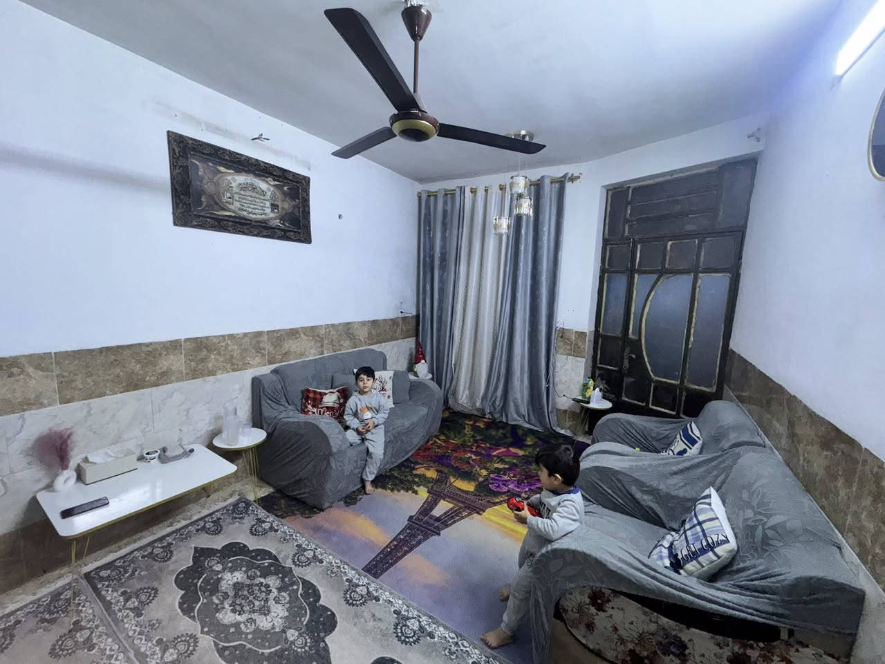 سلام عليكم
دار مساحة ٦٠ متر سند واقع حال ٧٠ متر
بناء ٢٠١٧  بناء نظيف
سعر ٦٥ مليون وبي مجال بسيط
طابو ملك صرف سكني 
ركن بالمربع الاول موقع كلش ممتاز قريب جداً على الشارع العام
واجهة ٧ متر استقبال وحد ومطبخ وحد 
يحتوي على
الطابق الاول: استقبال ومطبخ وحولي وخدمات 
الطابق الثاني: غرفتين نوم 
الموقع: الراشدية / منطقة الانتصار_ مقابل مستشفى حماد شهاب او مجمع الابرار السكني _ قرب دكتور محمد 
للاستفسار مراسلة الصفحة او الاتصال او زيارة المكتب 
مكتب النور للعقار
ابو العز
***********
