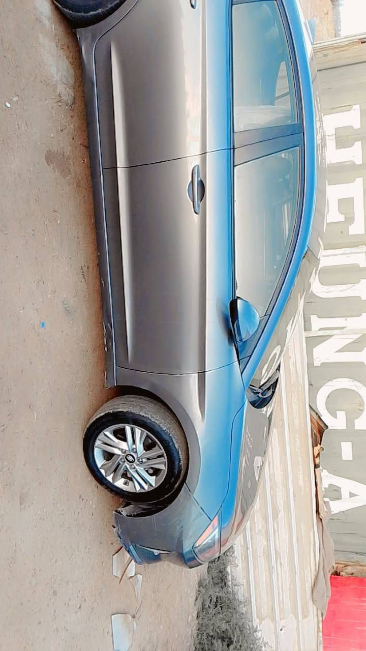 السلام عليكم
النتر مديل 2020وارد امريكي 
حادثها جاملغ +بنيد 
جاملغ راجع ع بارد شبر حار معمر بس مامصبوغ 
ماشيه 90كيلو 
سعرها 142وبيها مجال بيسط تواصل خاص او تصال 
***********
