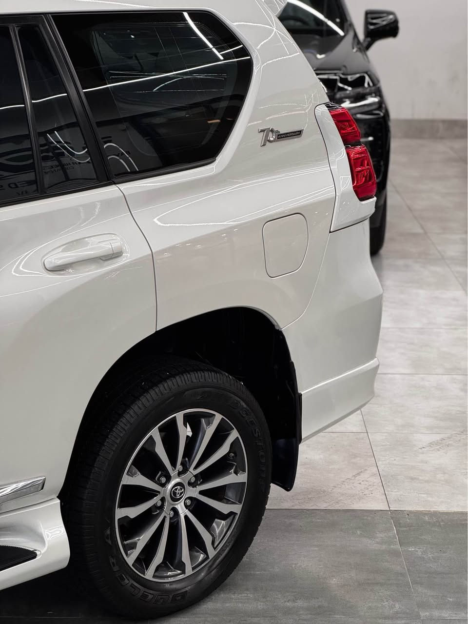 Toyota prado TX.S 2022 v6
برادو 2022 مكفول كفالة عامة شركة جيهان 
محرك 4000 V6 مكفول 
دواخل بني 
سلايد 
تحكمات ستيرن 
جلد 
كامرة حلفية 
سيارة ماشية 54 الف كيلو 
مواصفات معروفة 
مكان سيارة اربيل 
سعر 425 ورقة مجال بصيط ! 
واتساب *********** أربيل, العراق
