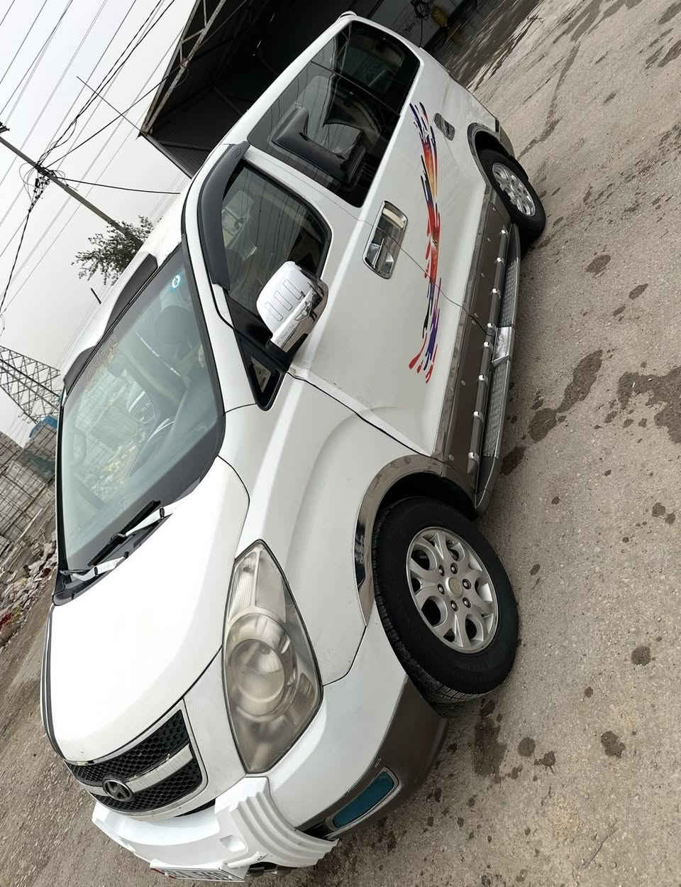 ألسلام عليكم ستاركس 
2009 رقم واسط إنكليزي بأسمي مصفره هيئه وغرامات سياره جاهزه مكينه كير تبريد حداديه كهربائيات خير من الله السياره بيها فقط لصندوك مصبوغ بدون ضربه صبغ فقط بدون معجون  للأستفسار الاتصال على الرقم
‭0786 630 5525
