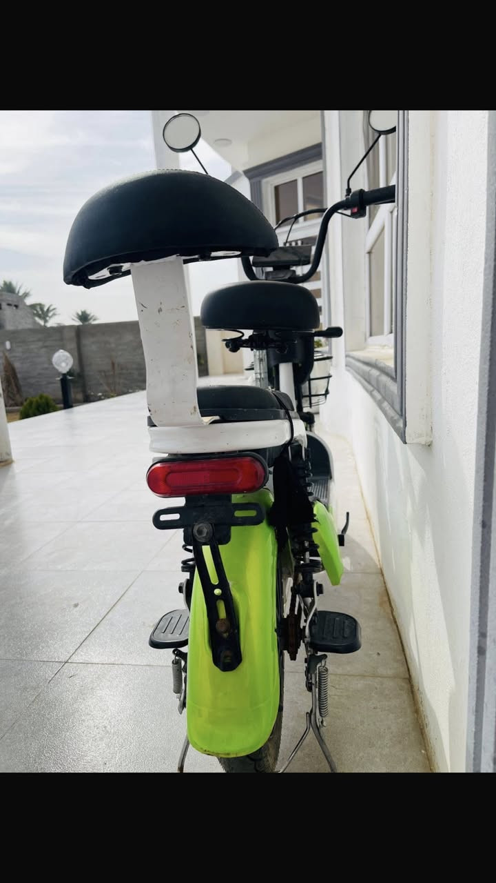 سلام عليكم دراجه شحن للبيع حجم صغير جديده وشغاله كلها للبيع المكان عزيز بلد مدخل 5 قرب الملعب السعر 200 للاتصال ***********
