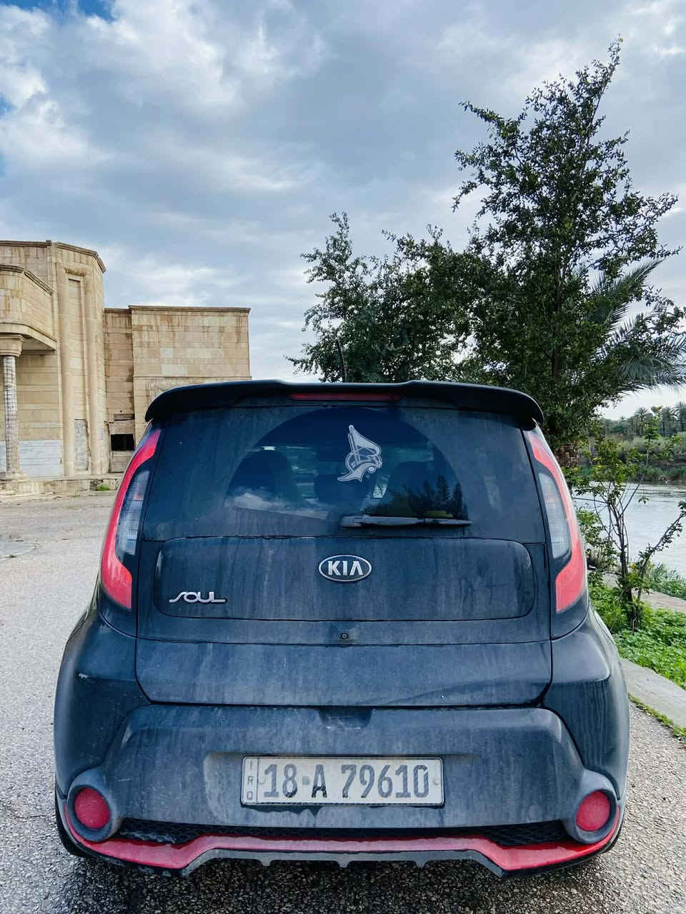صباح الخير 
للبيع كيا صول موديل ١٥ فئه بلاص اعلى فئه فوووول مواصفات هوايه بيه مواصفات مااذكرها جماعة البلاص يعرفوها نظيف جدا واحلى من الصور  ضررها فقط مقدمة   بالبونيد بارد بامريكا وبالعراق ملاحظات جدا بسيطه ذاكرهن بالصور 
للاستفسار اكثر مراسله الصفحه او الاتصال بالرقم ***********
