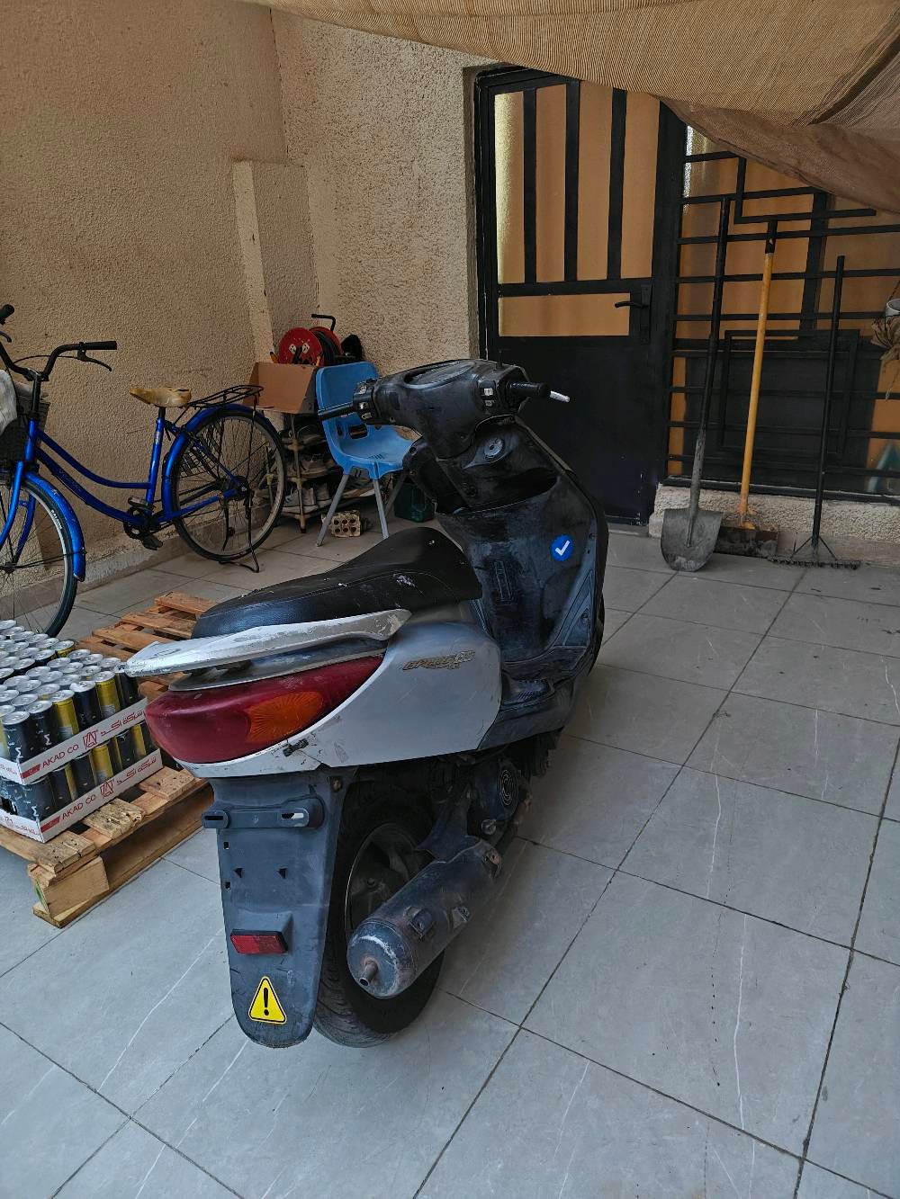 سلام عليكم بريز 140 دراجة نضيفة سلف هندر كهربائيات كلها شغالة كفرات مختم بلادي دراجة كلها مختمة لبيع 400 وبيها مجال مكاني بغداد عامرية ***********