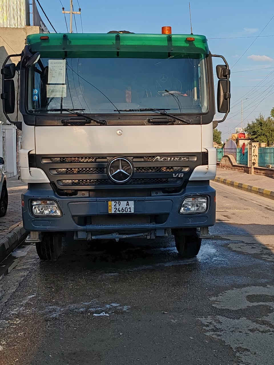 السلام عليكم مرخصه الادمن للبيع راس وعربانه اكتروز فحل ناصي مديل 2009 مديله مكفوله كفاله عامه تحويل مباشر سياره جهازه للعمل الاستفسار على الرقم ***********
