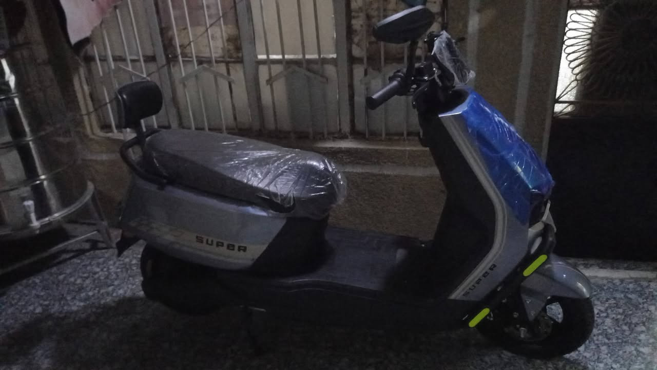 السلام عليكم
دراجة شحن للبيع أو مراوس بعدها زيرو للتفاصيل اتصل على ***********
