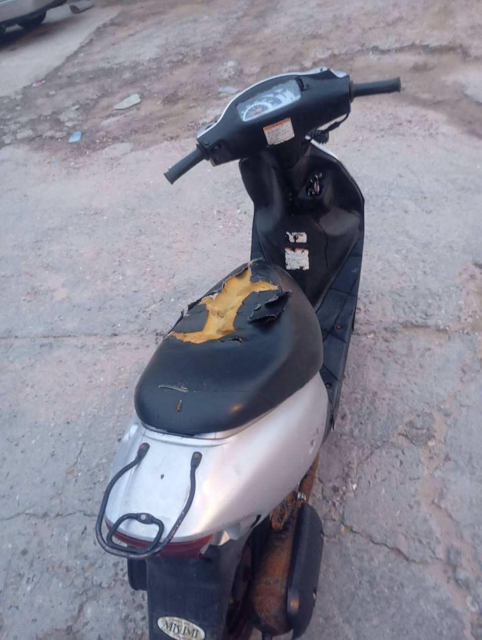 سازوكي خفاش كلشي شغال بيها سلف عوزها باتري مكاني بصره 
 سعررر 150 شراي يدخل خاص


**إذا كنت صاحب هذا الإعلان وتريد حذفه لأي سبب، رجاءا أرسل رسالة إلى الدعم الفني**