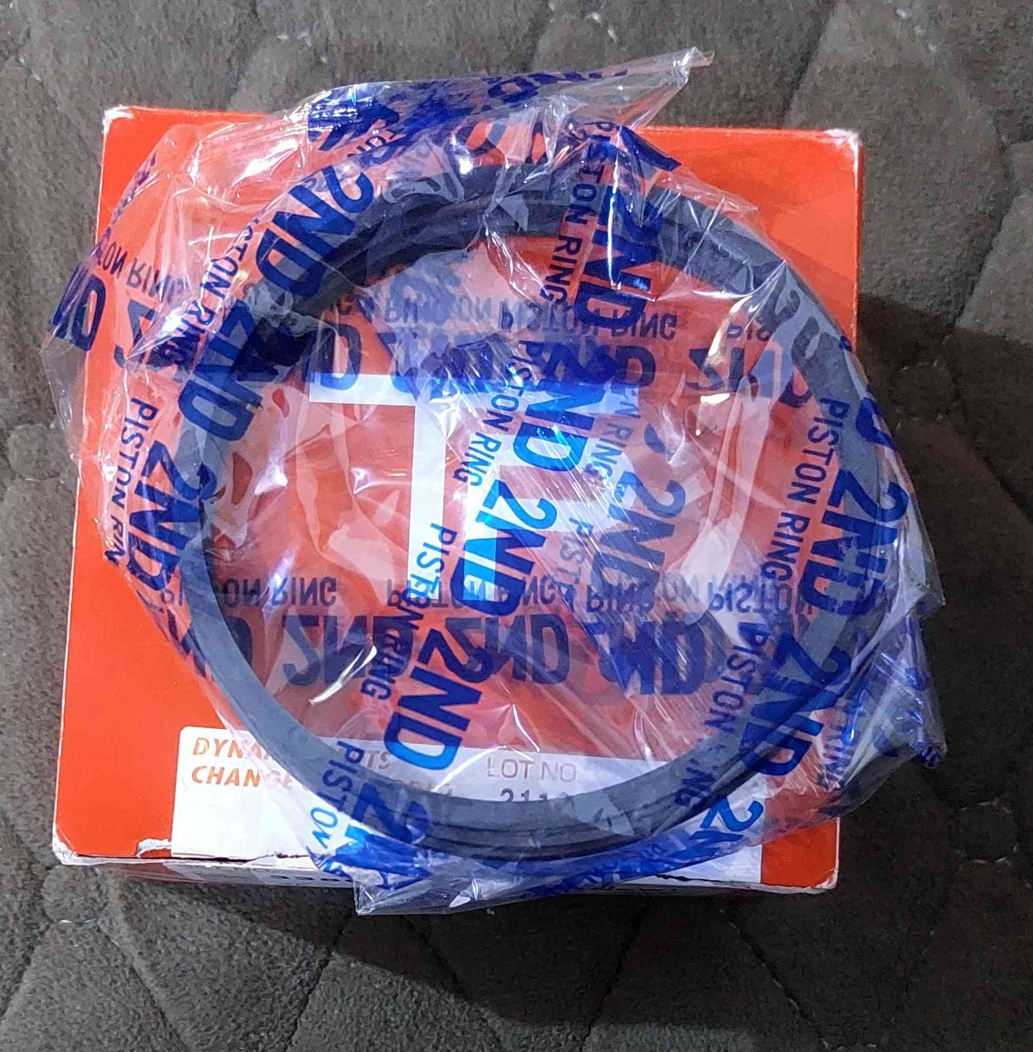 سلام عليكم غراض بروتون للبيع
رنكات استندر 55 الف
يطقات استندر 45 الف 
كازكيت 15 الف
واشر دكشن بارد 5 الف 
واشر قبق ولفات 10 الف
تدفئة 100 الف 
تايرات مع ويل كب استخدام شهر 300  الف
كير عادي225 الف 
كيلون باب عدد 2 باب السايق والباب الخلفي الجهة اليمنى السعر الواحد 15 الف 
لاستيك جام باب السايق  25 الف 
فلتر شوته 5 الف 
             جميع الغراض بيهن مجال بسيط 

         الشراي يتصل على هذا الرقم***********
