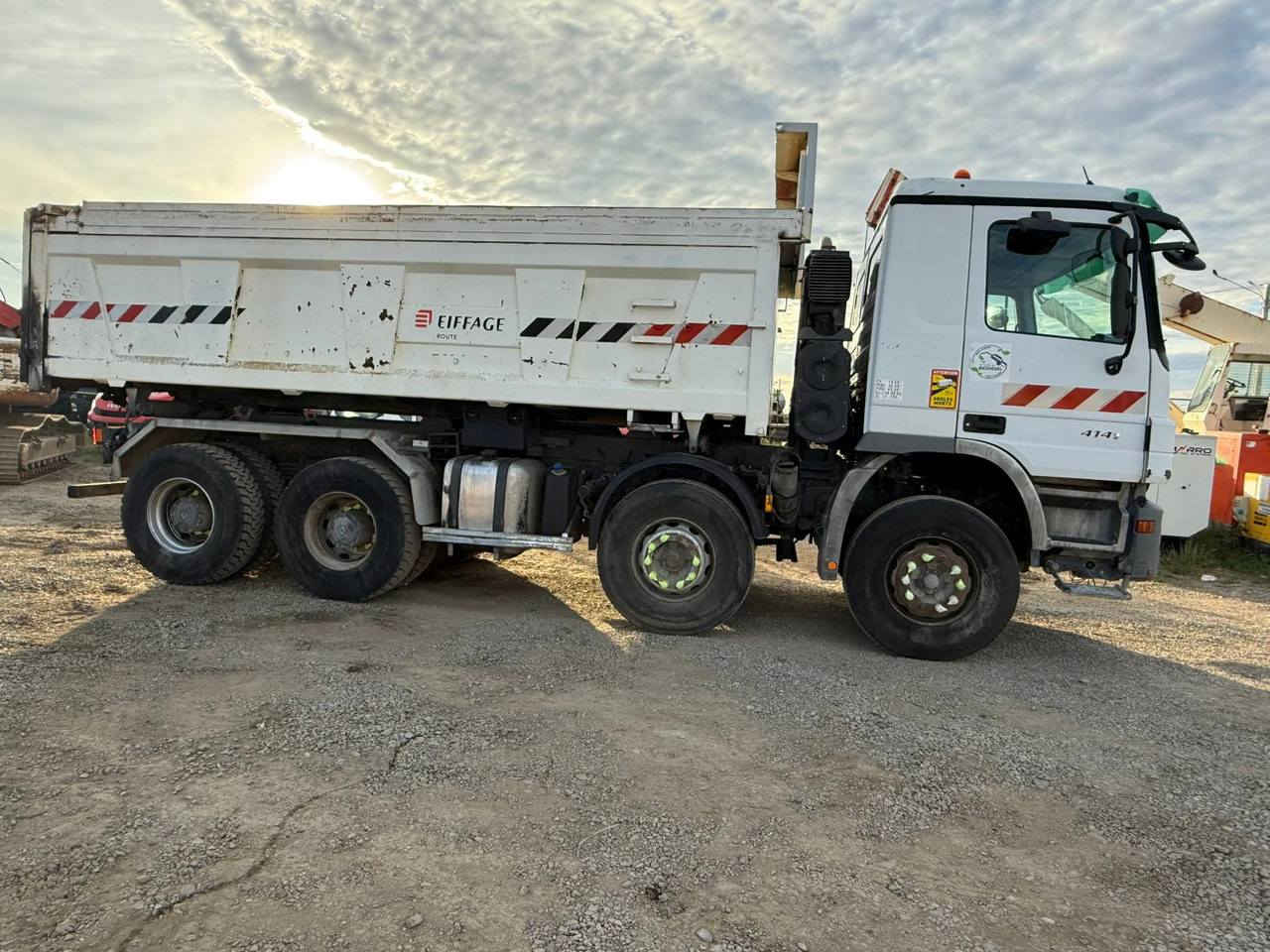 MERCEDES-BENZ
ACTROS 4141
سنة الصنع 2008
عداد 600.000 كم 
ناقل حركة أوتوماتيكي 
قوة المحرك 410 حصان
4 محاور 2 محور توجيه 
نظام المحور 4×8
مجموعة جي اف
السعر 440 ورقة
شامل كمرك ونقل


**إذا كنت صاحب هذا الإعلان وتريد حذفه لأي سبب، رجاءا أرسل رسالة إلى الدعم الفني**